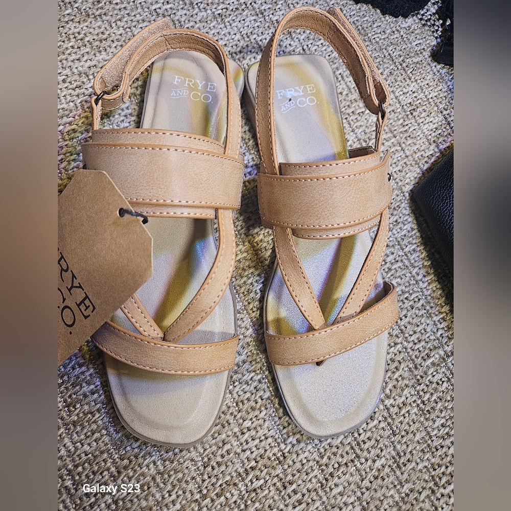 NWT Frye & Company Women's Adjustable Strap Cassia Sandals in Light Tan - Picture 11 of 12